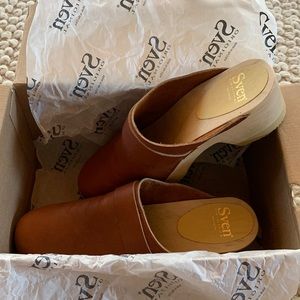 New, in box medium heel Sven Original wooden clogs. Size 43